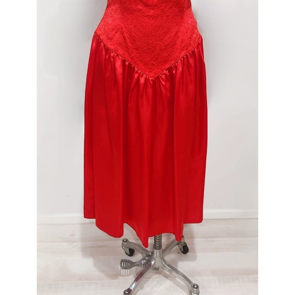 Union Made ILGWU Vintage 1980s Red Lace and Satin Formal Dress Size M/L - Picture 8 of 11